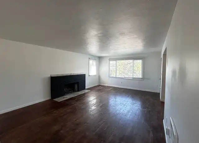 Property at 515 S Coeur d'Alene St #4, Spokane, WA, 99201, 2 beds, 1 bath, [object Object]