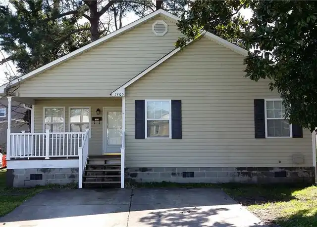 Property at 1905 Des Moines Ave, Portsmouth, VA, 23704, 4 beds, 2 baths, [object Object]