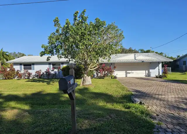 Property at 320 Morse Plz, Fort Myers, FL, 33905, 3 beds, 2 baths, [object Object]