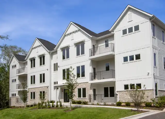 Property at 0S231 Winfield Rd Unit 203, Winfield, IL, 60190, 2 beds, 2 baths, [object Object]