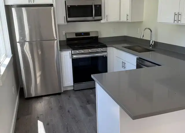 Property at 9251 Ashworth Ave N Unit 201, Seattle, WA, 98103, 3 beds, 1 bath, [object Object]
