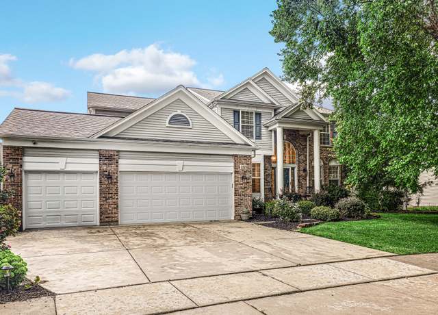 Photo of 152 Rosewood Dr, Streamwood, IL 60107