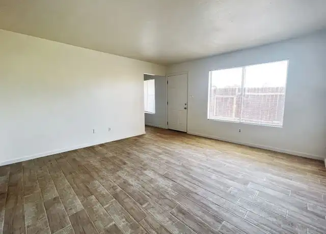 Property at 2711 Hollyhock Ln Apt B, Bakersfield, CA, 93309, 2 beds, 1 bath, [object Object]