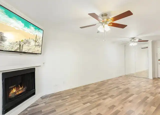 Property at 5550 Owensmouth Ave Unit 5550, Woodland Hills, CA, 91367, 1 bed, 1 bath, [object Object]