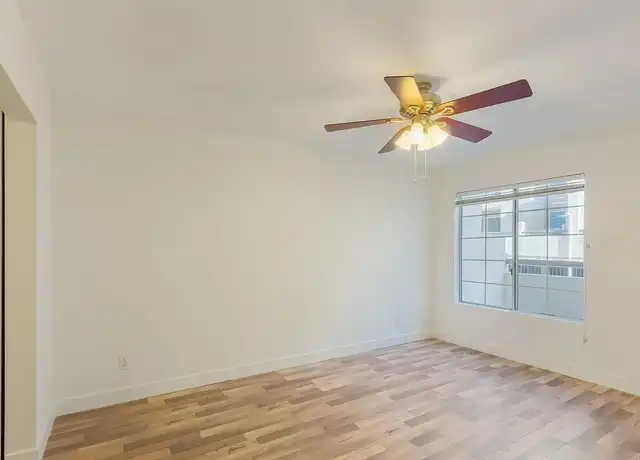 Property at 5550 Owensmouth Ave Unit 5550, Woodland Hills, CA, 91367, 1 bed, 1 bath, [object Object]