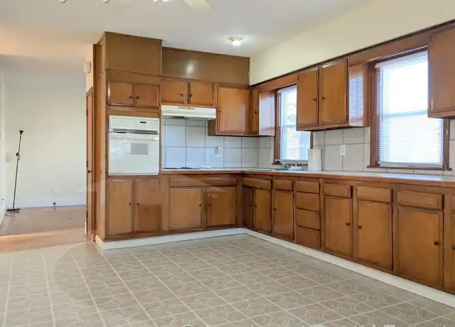 Property at 246 Harvard St Unit 1, Medford, MA, 02155, 2 beds, 1 bath, [object Object]