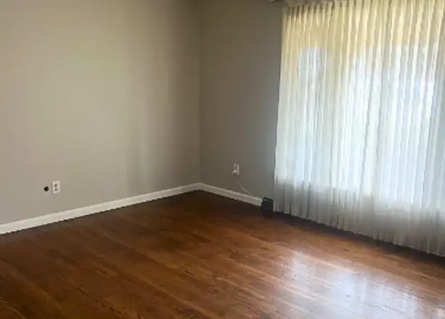Property at 4507 Niagara Dr, Saint Louis, MO, 63129, 3 beds, 1.5 baths, [object Object]
