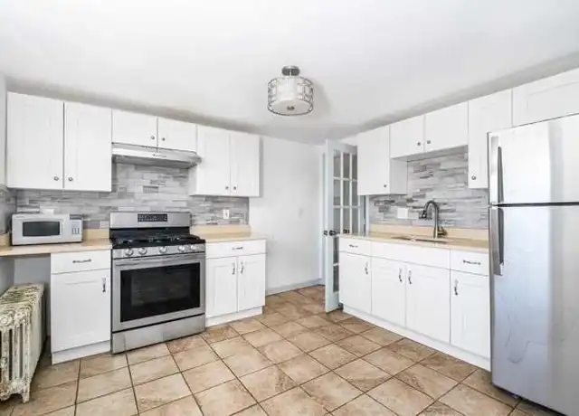 Property at 19 Dexter Ave, Waltham, MA, 02453, 4 beds, 2 baths, [object Object]