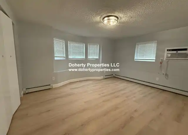 Property at 347 Pawtucket Blvd, Lowell, MA, 01854, 2 beds, 1 bath, [object Object]