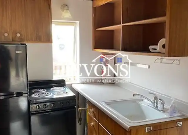 Property at 3246 NE 85th St Unit 4, Seattle, WA, 98115, 1 bed, 1 bath, [object Object]