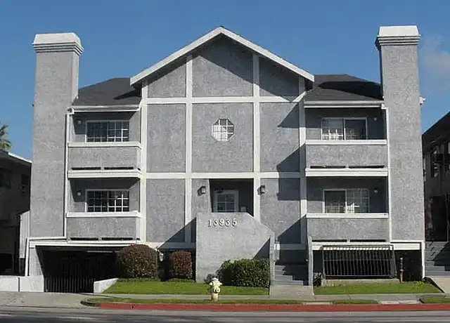 Property at Vanowen Manor Apartments - 13935 Vanowen St, Van Nuys, CA, 91405, 2 beds, 2 baths, Contact for Price