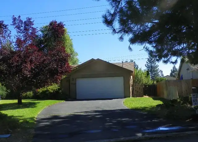 Property at 752 SE Breitenbush Ln, Bend, OR, 97702, 3 beds, 2 baths, [object Object]