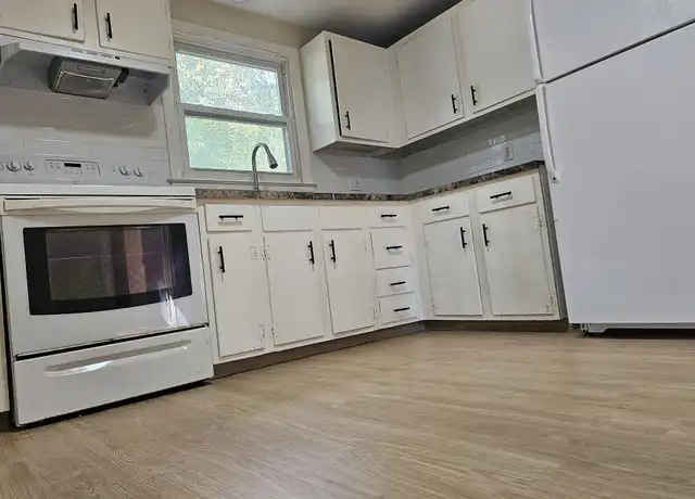 Property at 8 Dale Ave Unit 8, Bloomfield, CT, 06002, 2 beds, 1 bath, [object Object]