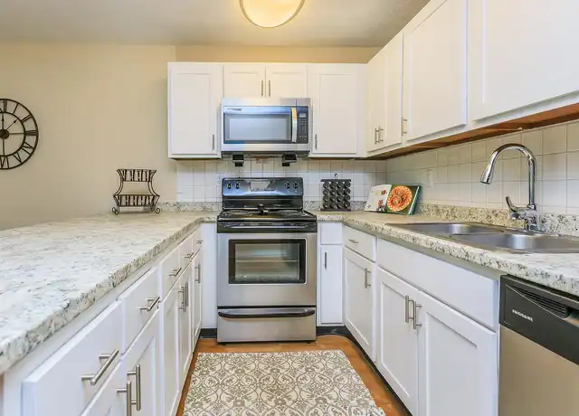 Property at Windover - 301 Cheshire Dr, Knoxville, TN, 37919, 1-3 bed, 1-2 bath, [object Object]