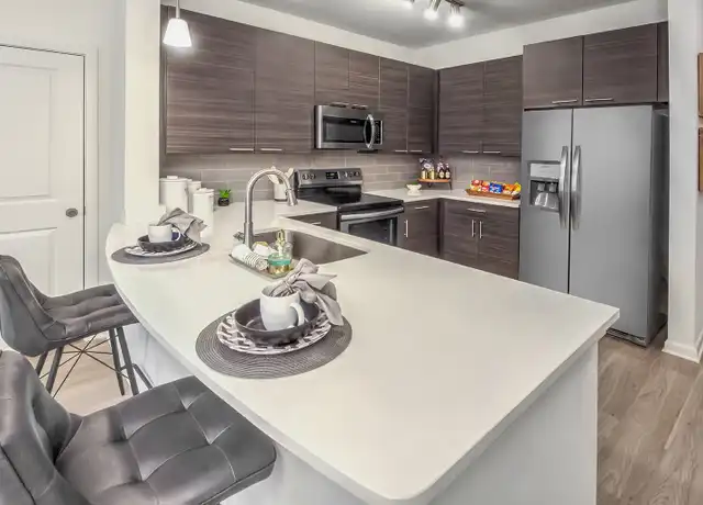 Property at Crabtree Lakeside - 5500 Home Valley Dr, Raleigh, NC, 27612, 1 bed, 1 bath, [object Object]