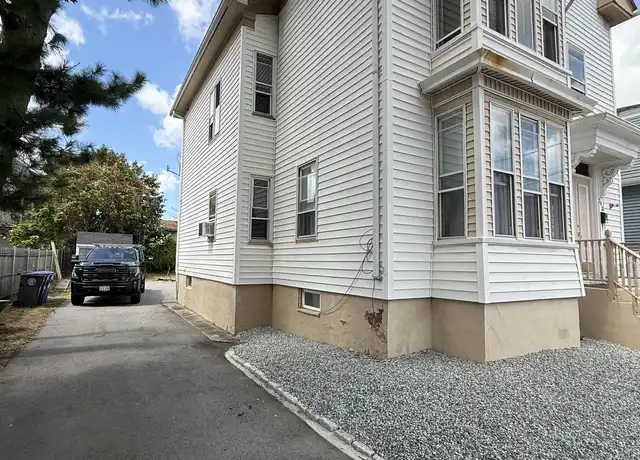 Property at 143 S Clarendon St Unit 2nd floor, Cranston, RI, 02910, 2 beds, 1 bath, [object Object]