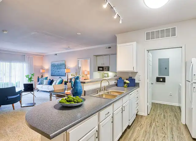 Property at Eastland Trails Apartments - 4631 S Eastland Center Dr, Independence, MO, 64055, 1-2 bed, 1 bath, [object Object]