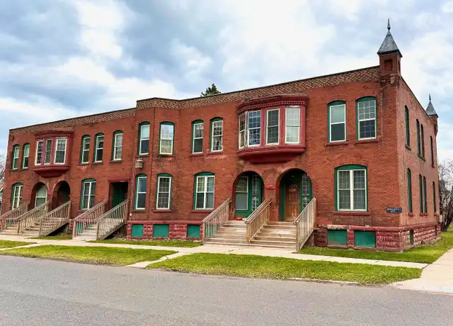 Property at 1516 1/2 Hughitt Ave, Superior, WI, 54880, 2 beds, 1 bath, [object Object]