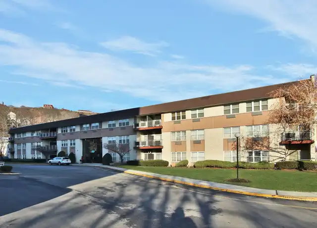 Property at 1111 River Rd, Edgewater, NJ, 07020, 1 bed, 1.5 baths, [object Object]