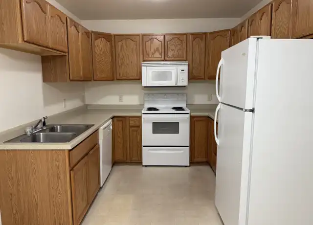Property at 1324 8th Ave NE Unit 4, Aberdeen, SD, 57401, 2 beds, 1 bath, [object Object]