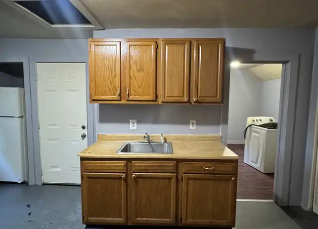 Property at 421 Blatchley Ave Unit 3, New Haven, CT, 06513, 2 beds, 1 bath, [object Object]