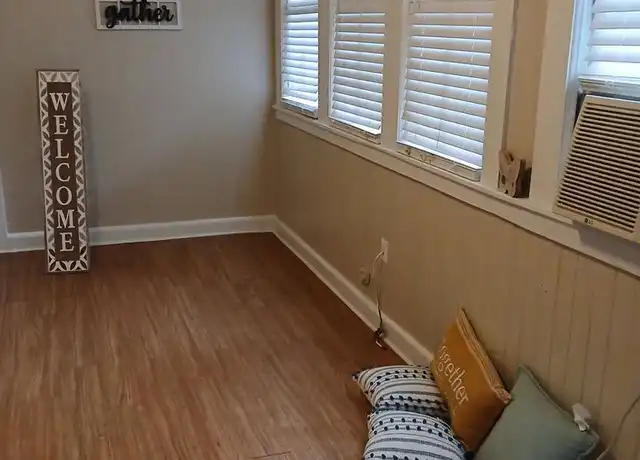 Property at 531 SE 2nd Pl Fl 32601, Gainesville, FL, 32601, 1 bed, 1 bath, [object Object]