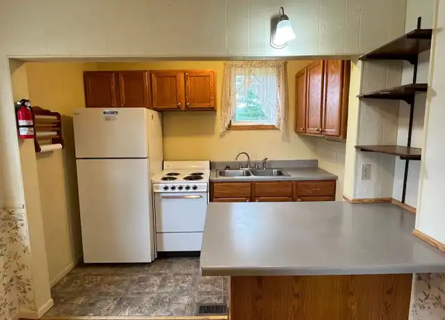 Property at 106 1st St Unit 106 1/2, Merrill, WI, 54452, 1 bed, 1 bath, [object Object]