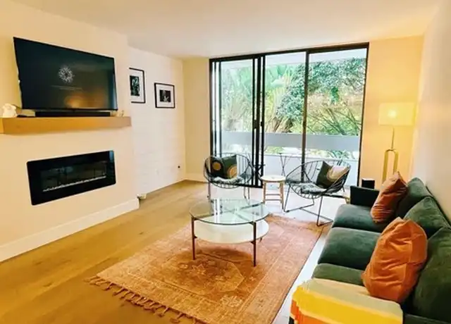 Property at 1252 11th St #204, Santa Monica, CA, 90401, 2 beds, 2 baths, [object Object]