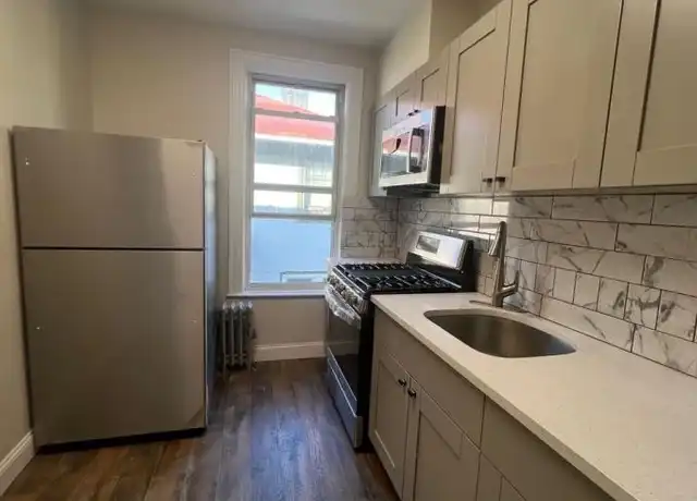 Property at 433 E 2nd St, Brooklyn, NY, 11218, 4 beds, 1 bath, [object Object]