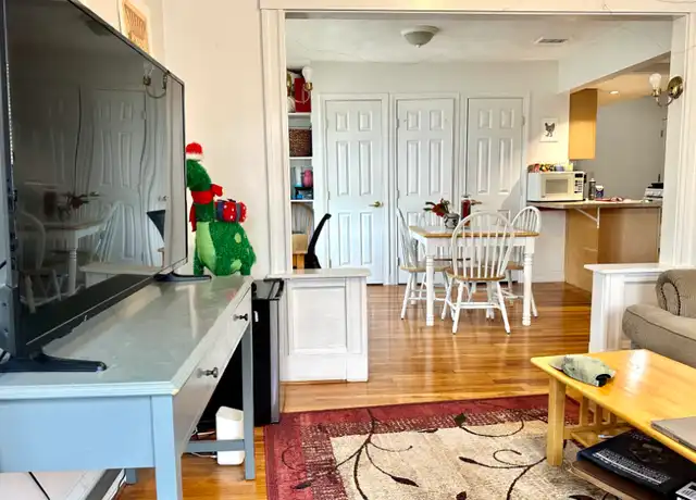 Property at 223 Summer St Unit 3L, Somerville, MA, 02143, 3 beds, 1 bath, [object Object]