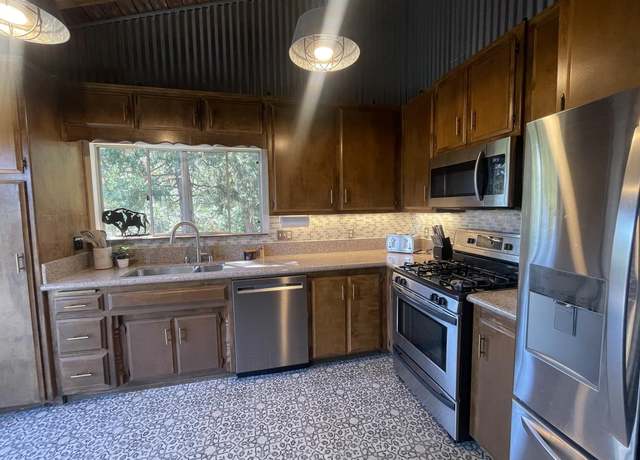 Photo of 24644 Altdorf Dr, Crestline, CA 92325