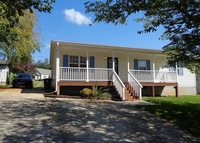 Property at 5013 Shattalon Dr, Winston Salem, NC, 27106, 3 beds, 2 baths, [object Object]