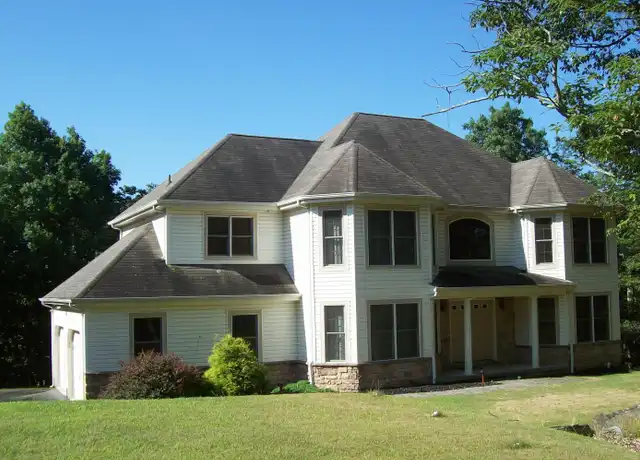 Property at 373 Sunrise Dr, Henryville, PA, 18332, 3 beds, 2.5 baths, [object Object]