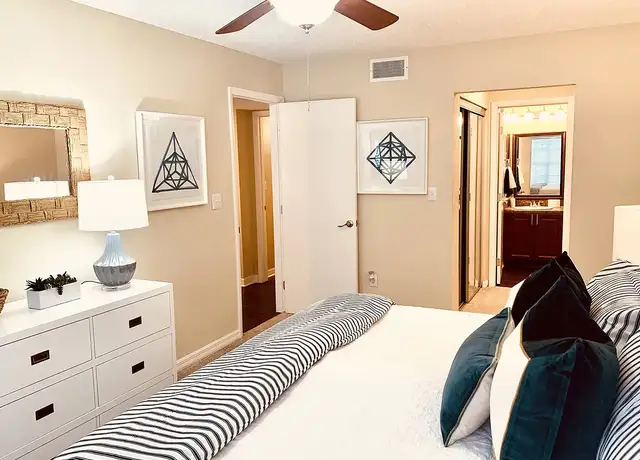 Photo of 220 Calibre Downs Ln, Palm Harbor, FL 34684