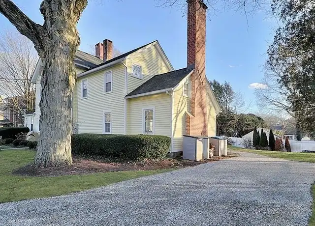 Property at 635 Stratfield Rd, Fairfield, CT, 06825, 1 bed, 1.5 baths, [object Object]