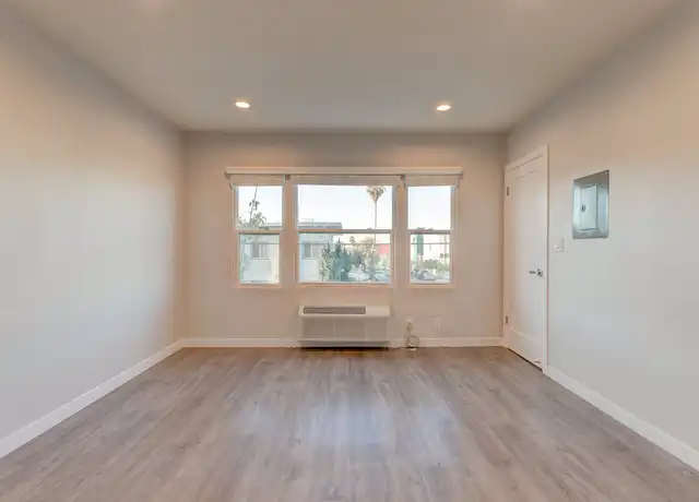 Property at 2929 San Marino St Unit 4, Los Angeles, CA, 90006, 0 beds, 1 bath, [object Object]