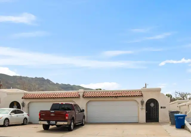 Property at 316 Thunderbird Dr, El Paso, TX, 79912, 3 beds, 2 baths, [object Object]