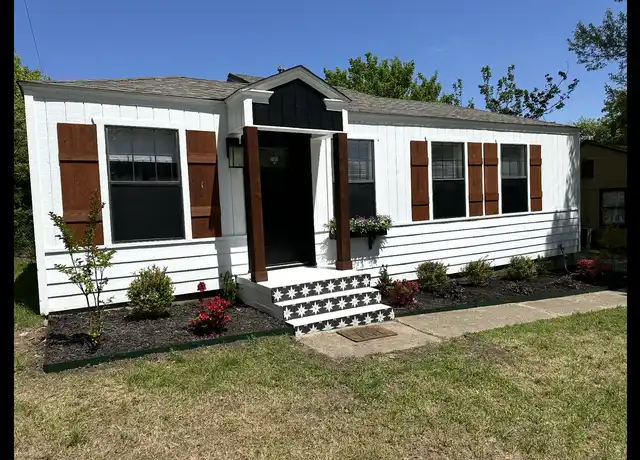 Property at 5020 Langley Rd, River Oaks, TX, 76114, 3 beds, 1 bath, [object Object]