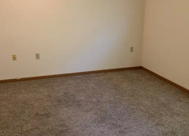 Property at 825 Prairie Hill Dr Unit B, Warrensburg, MO, 64093, 2 beds, 1.5 baths, [object Object]