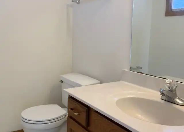 Property at 825 Prairie Hill Dr Unit B, Warrensburg, MO, 64093, 2 beds, 1.5 baths, [object Object]