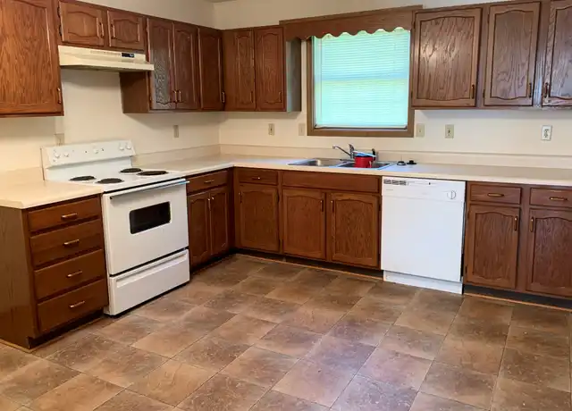Property at 825 Prairie Hill Dr Unit B, Warrensburg, MO, 64093, 2 beds, 1.5 baths, [object Object]