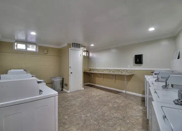 Photo of 2326 California St, Mountain View, CA 94040