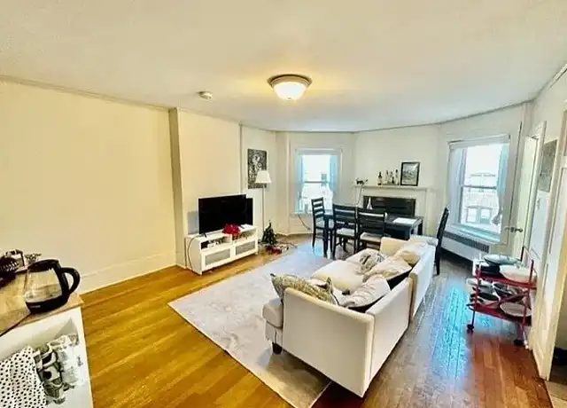 Property at 912 Beacon St Unit 3, Boston, MA, 02215, 3 beds, 1 bath, [object Object]