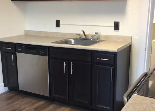 Property at 65 Hanover St Unit 9, Lebanon, NH, 03766, 1 bed, 1 bath, [object Object]