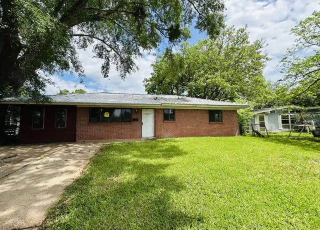 Property at 1905 Lee St, Bossier City, LA, 71112, 3 beds, 2 baths, [object Object]