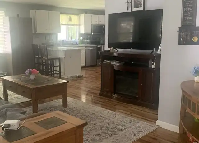 Property at 9 Old Log Ln Unit B, Bellingham, MA, 02019, 2 beds, 1 bath, [object Object]