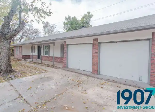 Property at 1524 Oakcliff Rd, Norman, OK, 73071, 3 beds, 2 baths, [object Object]