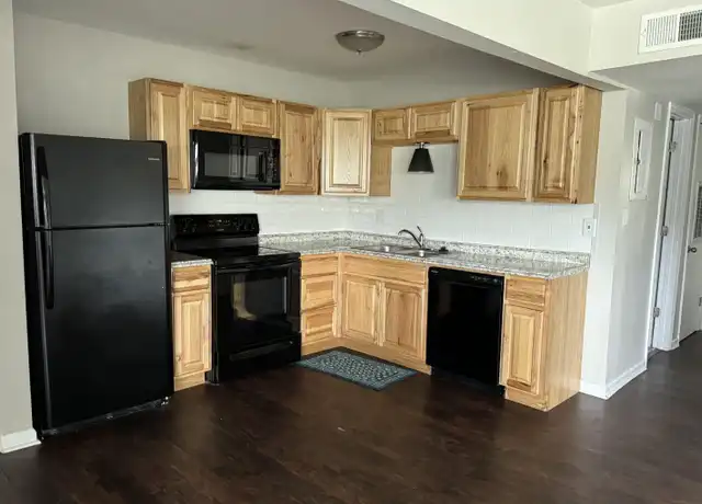 Property at 12105 Carriage Ct SE Unit B, Huntsville, AL, 35803, 2 beds, 2 baths, [object Object]