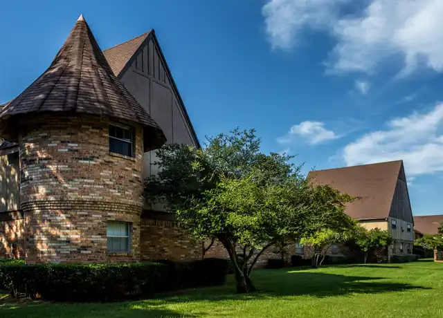 Property at Castlewood Apartments - 2045 Bert Kouns Industrial Loop, Shreveport, LA, 71118, 1-3 bed, 1-2 bath, [object Object]