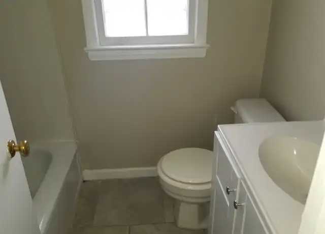 Property at 3555 Gridley Rd, Shaker Heights, OH, 44122, 1 bed, 1 bath, [object Object]